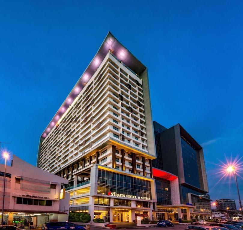 The Straits Suites By Ciconia Malacca エクステリア 写真