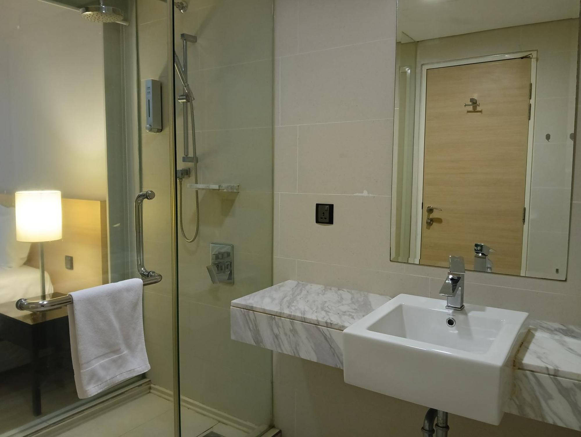 The Straits Suites By Ciconia Malacca エクステリア 写真