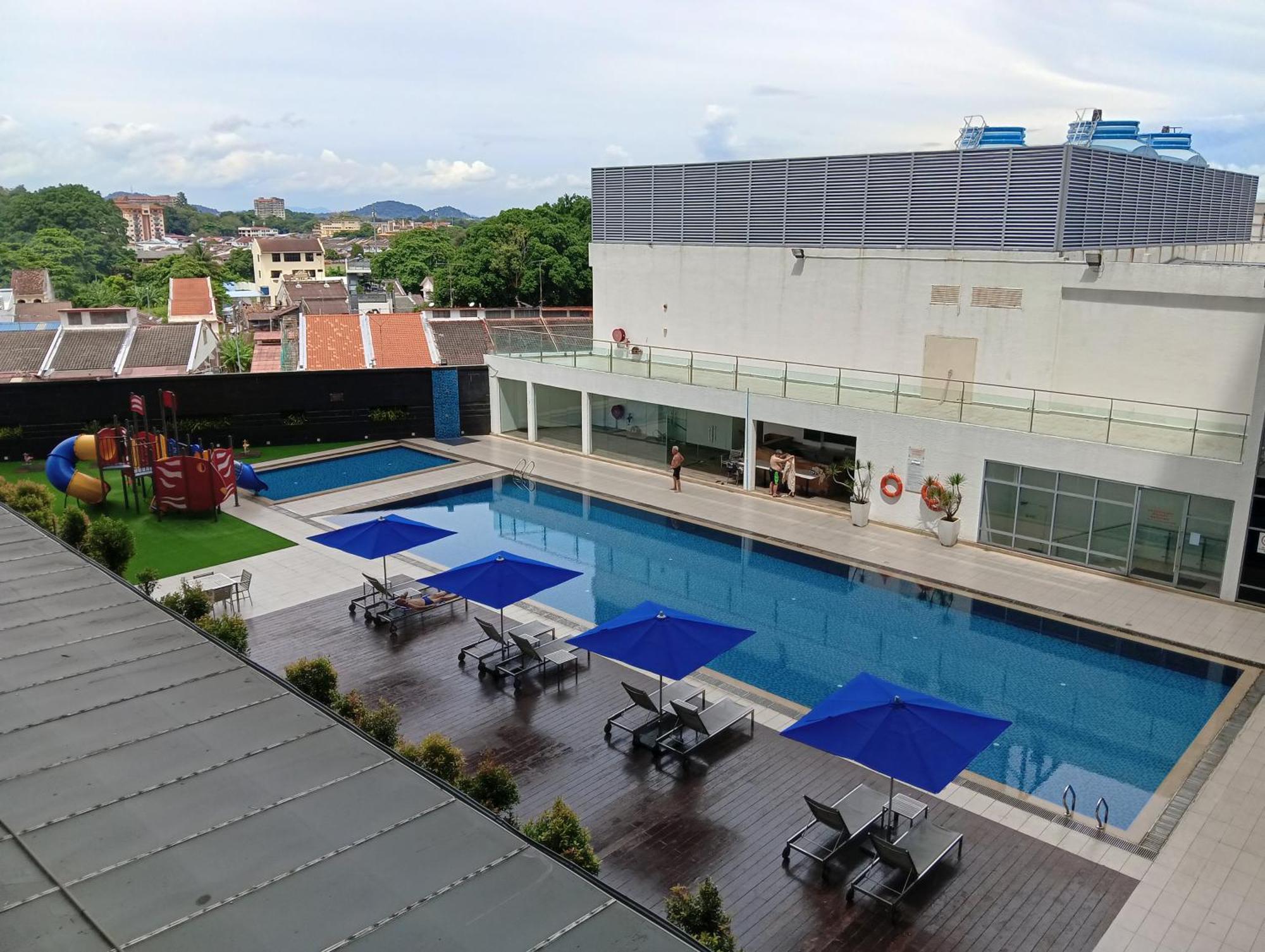 The Straits Suites By Ciconia Malacca エクステリア 写真