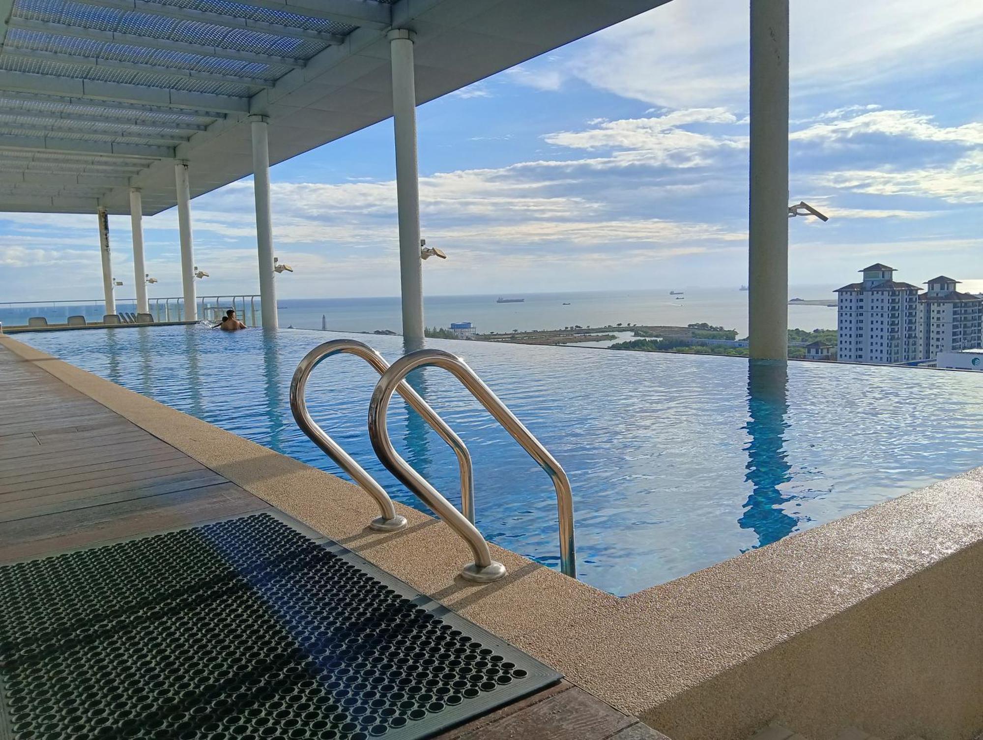 The Straits Suites By Ciconia Malacca エクステリア 写真